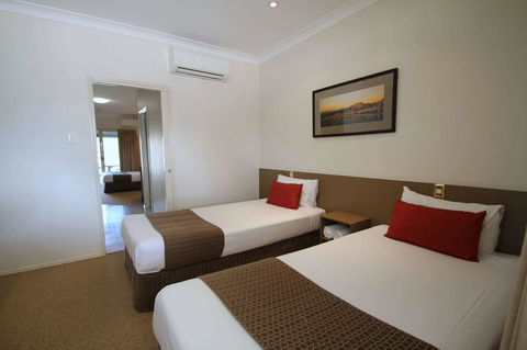 Midlander Motor Inn - Accommodation QLD 6