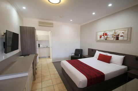 Midlander Motor Inn - Accommodation QLD 12