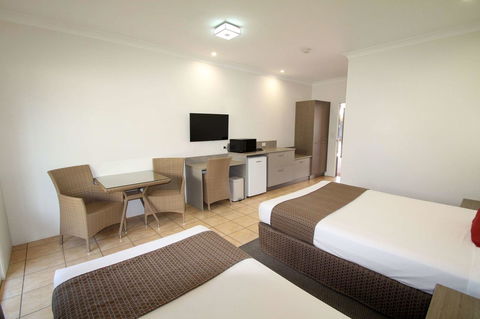 Midlander Motor Inn - Accommodation QLD 27
