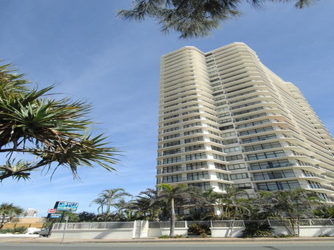 Surf 150 - Accommodation QLD 3