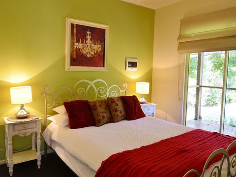 Apple Tree Cottage Montville - Accommodation QLD 18