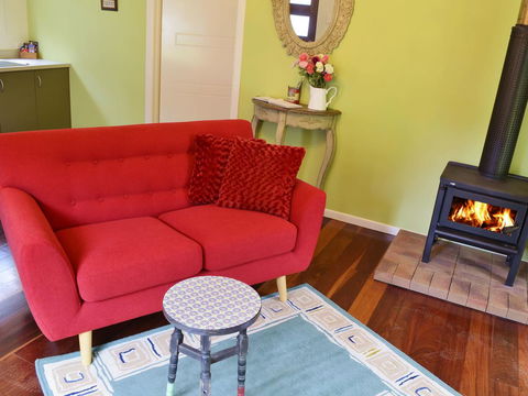 Apple Tree Cottage Montville - Accommodation QLD 17