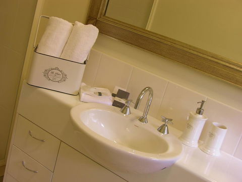 Apple Tree Cottage Montville - Accommodation QLD 19
