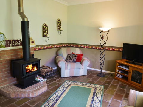 Apple Tree Cottage Montville - Accommodation QLD 4