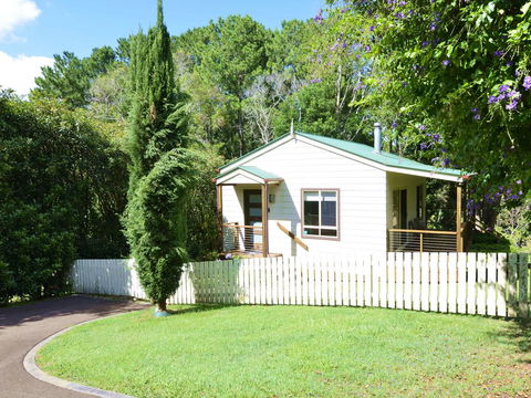 Apple Tree Cottage Montville - Accommodation QLD 15