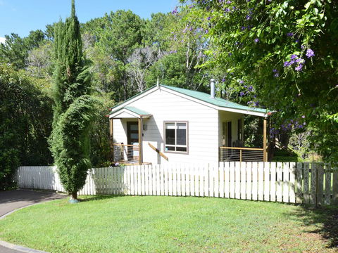 Apple Tree Cottage Montville - Accommodation QLD 2