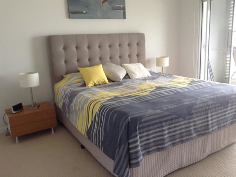 Beachfront Holiday Apartment To Rent For Short And Long Stays - Accommodation QLD 5