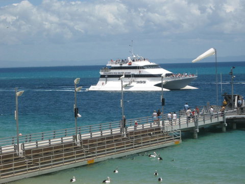 Beachfront Holiday Apartment To Rent For Short And Long Stays - Accommodation QLD 16