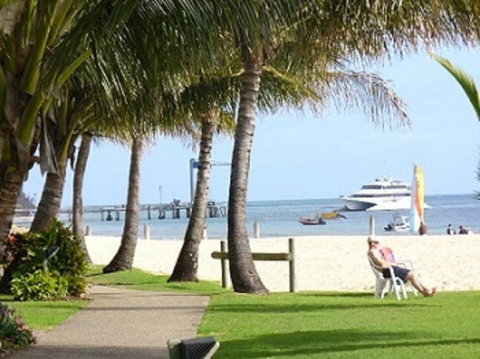 Beachfront Holiday Apartment To Rent For Short And Long Stays - Accommodation QLD 27