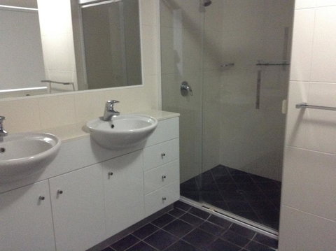 Beachfront Holiday Apartment To Rent For Short And Long Stays - Accommodation QLD 9