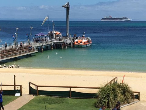 Beachfront Holiday Apartment To Rent For Short And Long Stays - Accommodation QLD 37