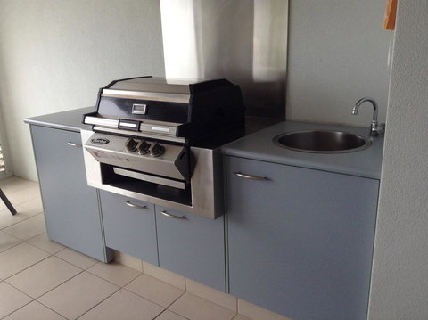 Beachfront Holiday Apartment To Rent For Short And Long Stays - Accommodation QLD 13
