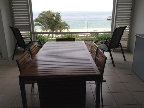 Beachfront Holiday Apartment To Rent For Short And Long Stays - Accommodation QLD 12