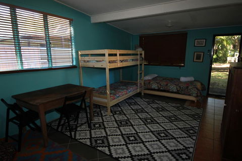 Signal Cottage - Accommodation QLD 9