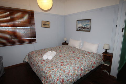 Signal Cottage - Accommodation QLD 7