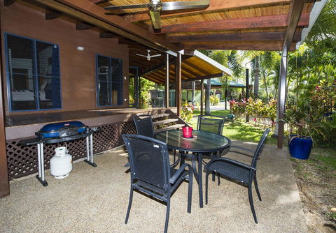 Magnetic Cottage - Accommodation QLD 7