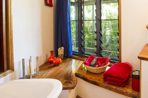 Magnetic Cottage - Accommodation QLD 0