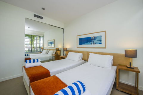 Blue On Blue Apartment 1011 - Accommodation QLD 5