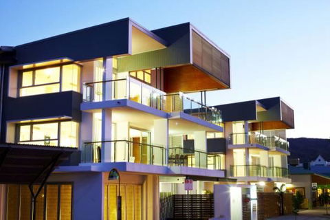 Maggies Beachfront Apartment 7 - Accommodation QLD 3