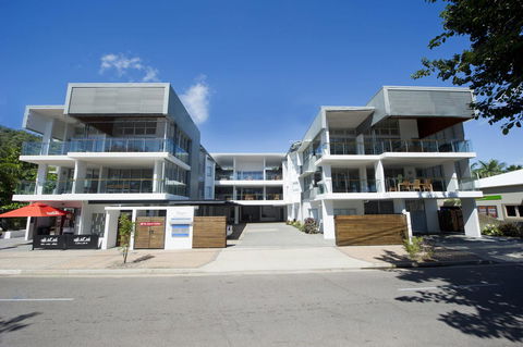 Maggies Beachfront Apartment 5 - Accommodation QLD 0