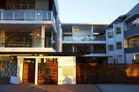 Maggies Beachfront Apartment 12 - Accommodation QLD 1