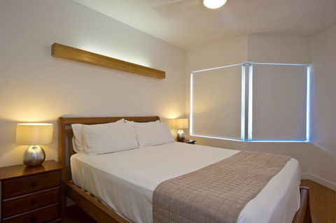 Maggies Beachfront Apartment 12 - Accommodation QLD 12