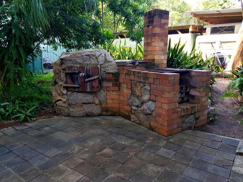 Arcadia Beach Guest House And Car Hire - Accommodation QLD 44
