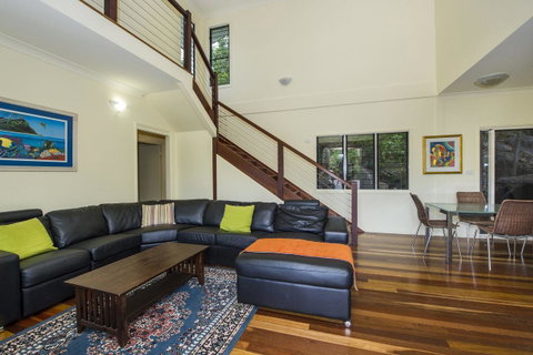 Manyana, 3 Opalia Court - Accommodation QLD 4