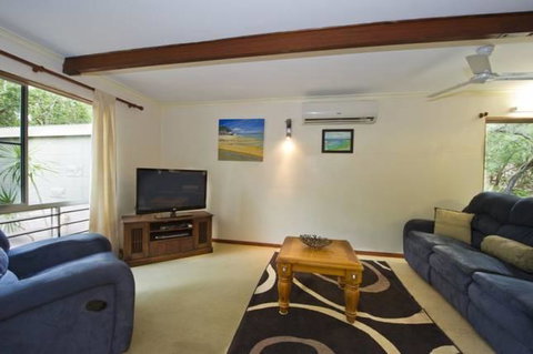 Magnetic Island Holiday House - Accommodation QLD 3