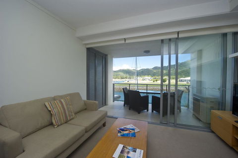 Blue On Blue Superior Studio Room 1241 - Accommodation QLD 6