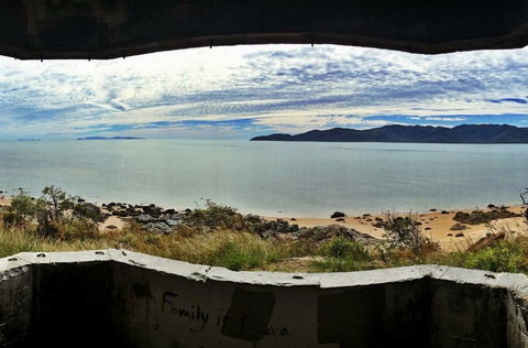 Modern Beach Villa - Accommodation QLD 17