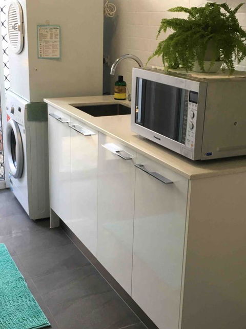 Modern Beach Villa - Accommodation QLD 9