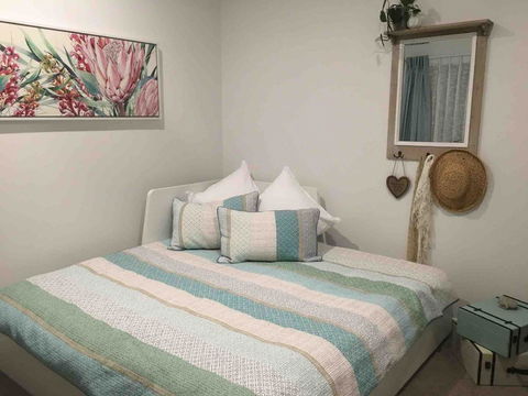 Modern Beach Villa - Accommodation QLD 5