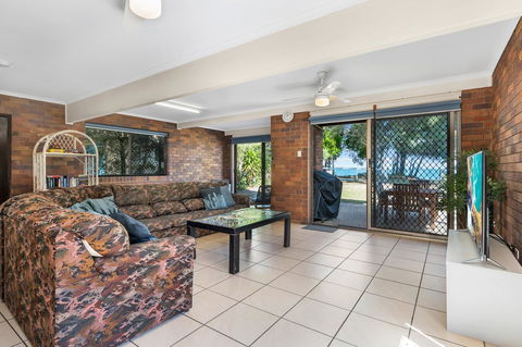 Bribie Beach House - Accommodation QLD 7