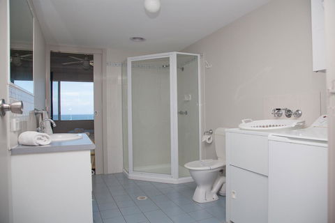 Samarinda Jewel By The Sea - Accommodation QLD 5