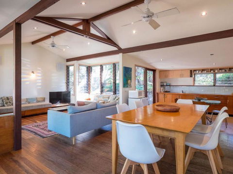 Laguna House - Accommodation QLD 0