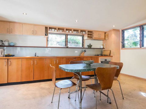 Laguna House - Accommodation QLD 11