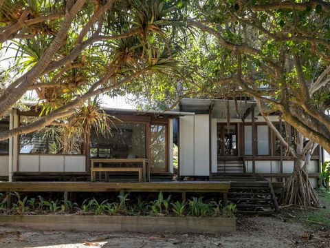 Laguna House - Accommodation QLD 8
