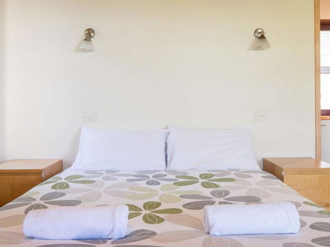 Laguna House - Accommodation QLD 15
