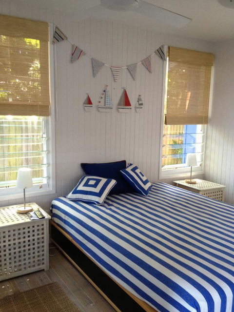 Sea Shanties - Accommodation QLD 14