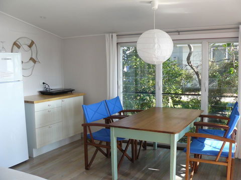 Sea Shanties - Accommodation QLD 1