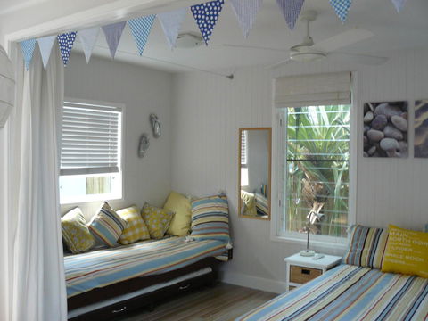 Sea Shanties - Accommodation QLD 6