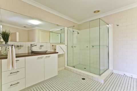The Islander - Accommodation QLD 38