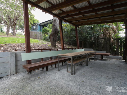 Curlew Shack - Accommodation QLD 6