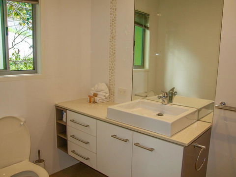 Seagrass - Accommodation QLD 7