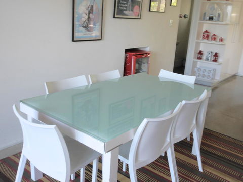 A AAA C-SHACK - Accommodation QLD 7