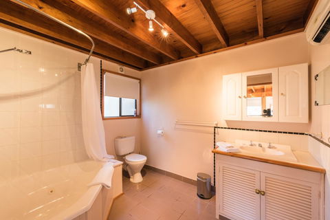 Parnella Adventure Bay, Bruny Island - Accommodation QLD 9