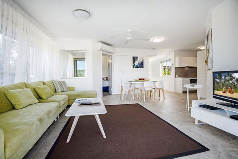 #2 Hastings Street - Accommodation QLD 2