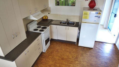 'AFRAME Tarcoola Cottage' 29 The Parade, North Haven - Accommodation QLD 3