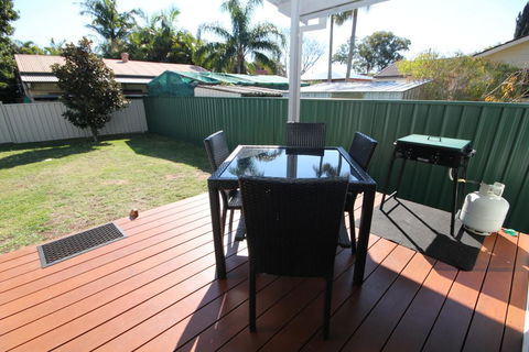 'AFRAME Tarcoola Cottage' 29 The Parade, North Haven - Accommodation QLD 0